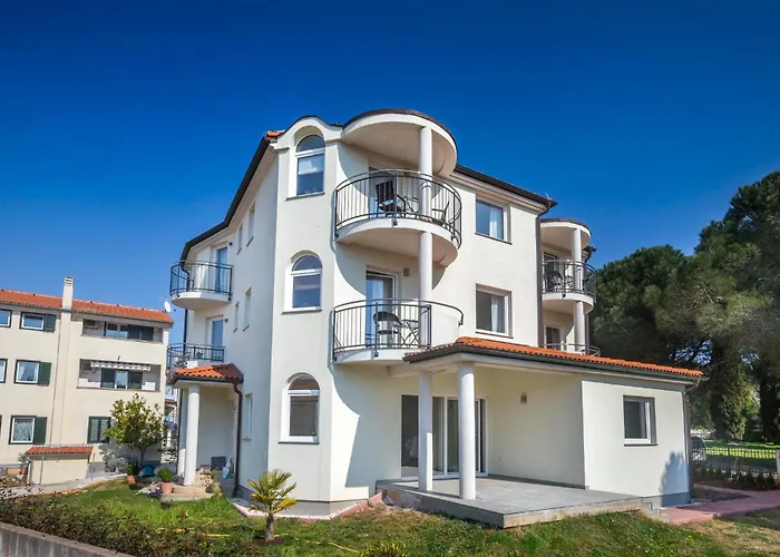 Appartamento Pinia - A4 Second Floor - Mpolo *