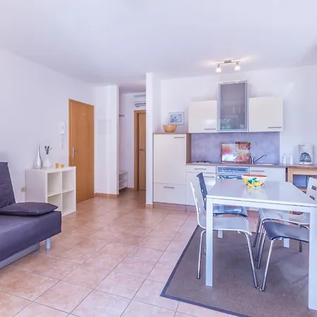Pinia - A4 Second Floor - Mpolo Medulin
