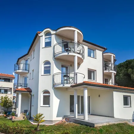 Apartmán Pinia - A4 Second Floor - Mpolo *