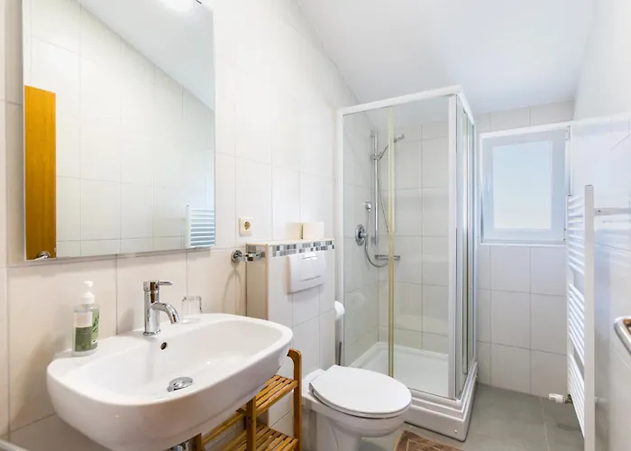 Pinia - A4 Second Floor - Mpolo מדולין